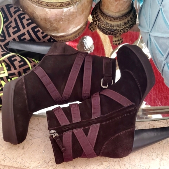 FENDI Brown Strap Boots - Picture 8 of 16